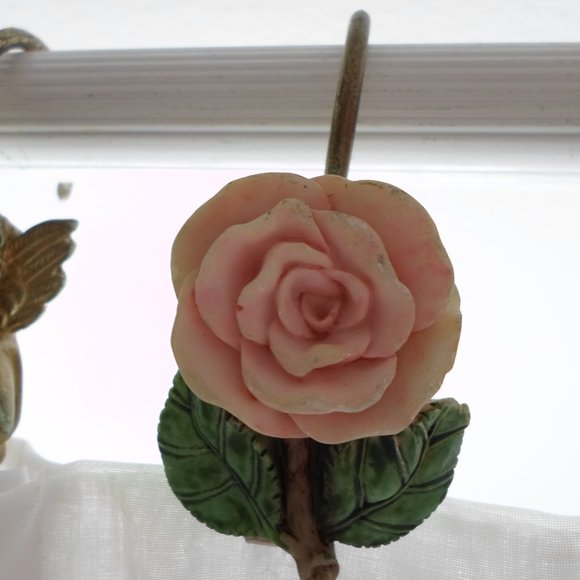 Shower Hooks Assortment - Picture 10 of 16